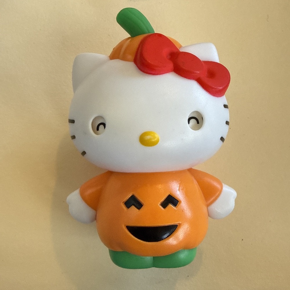 Hello Kitty Halloween Pumpkin 3-1/2" Plastic Figure‎ Sanrio McDs Moving Eyes K